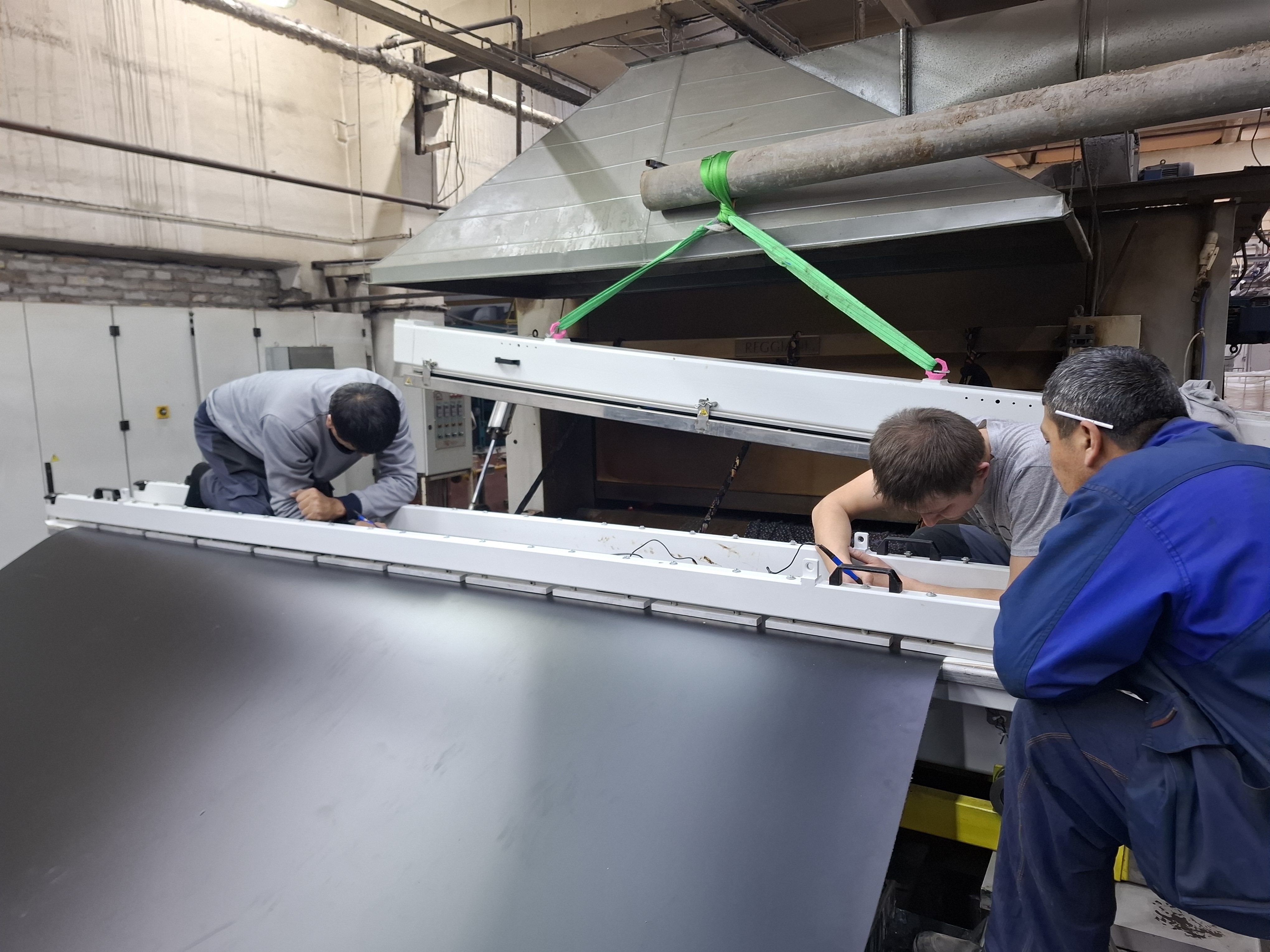 Приобретение возможности монтажа на месте с помощью устройства горячего прессования Habasit PM-3204